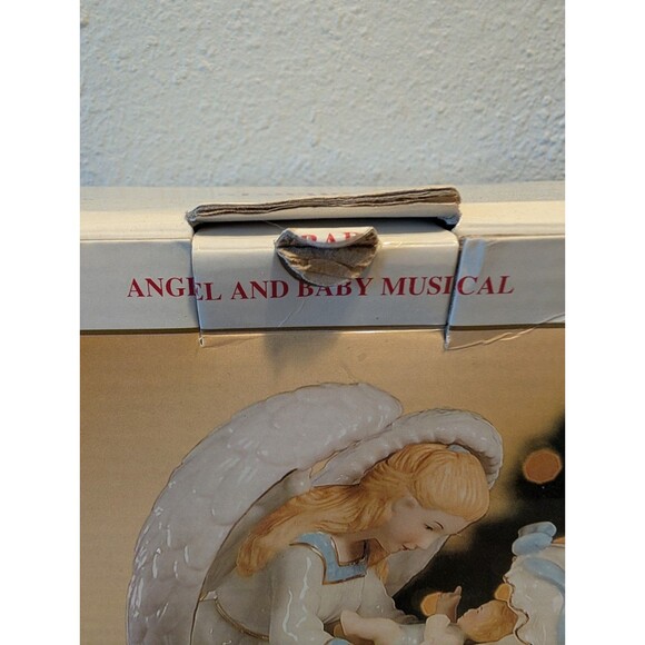 New Dillard’s Angel and Baby Musical Figurine 6" Christmas Decoration Trimmings - Picture 3 of 9